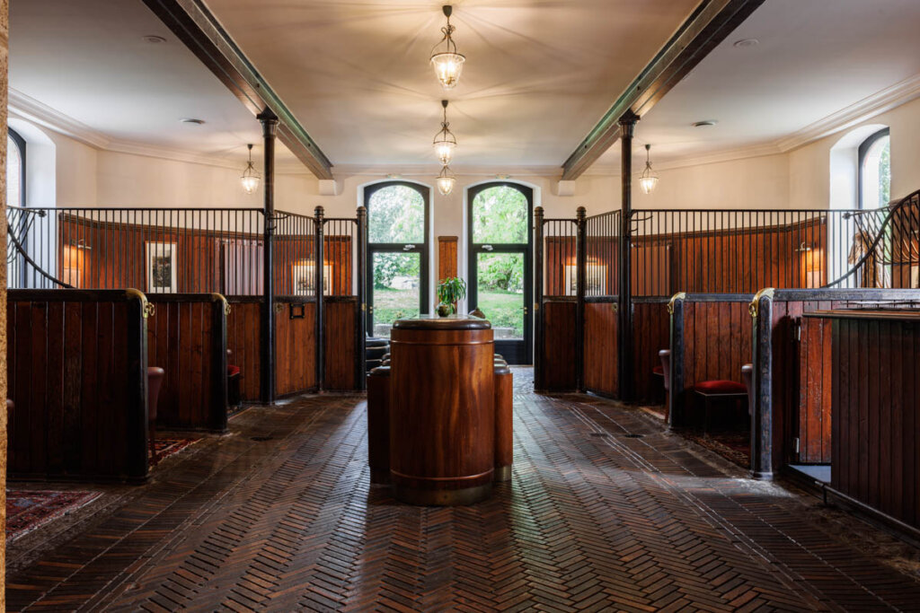 Domaine de la Bretesche, les écuries par ID Plume, 1