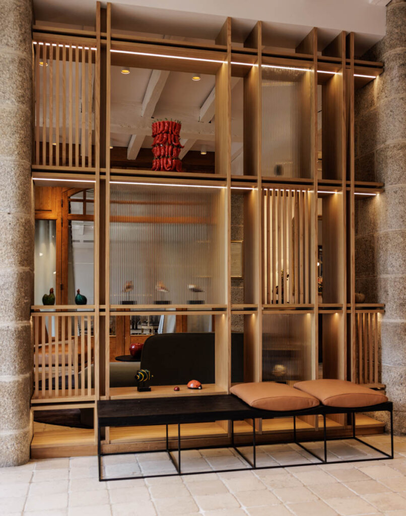 Domaine de la Bretesche, Le hall par ID Plume, 5